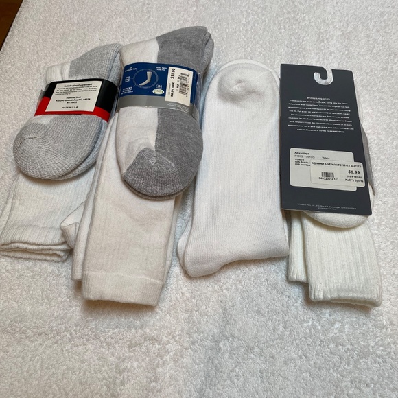 (6) White Athletic Socks - Picture 2 of 4